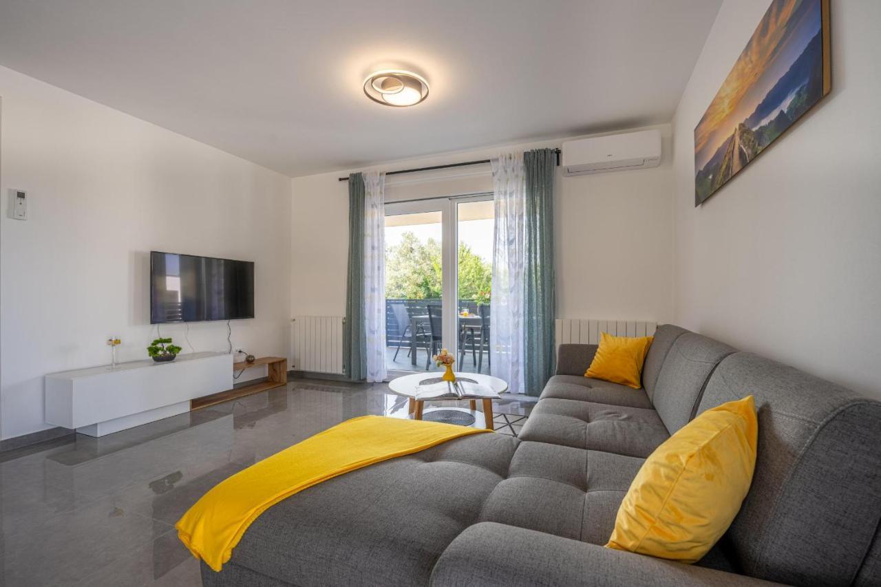 Domus Alba Apartments Pula Extérieur photo