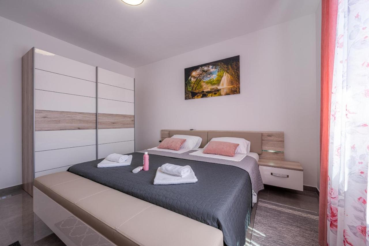 Domus Alba Apartments Pula Extérieur photo