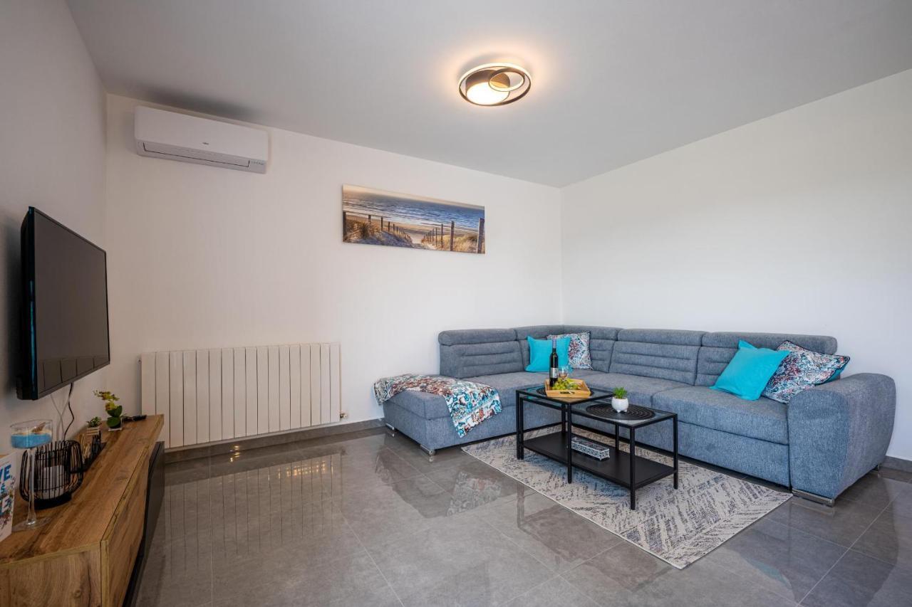 Domus Alba Apartments Pula Extérieur photo