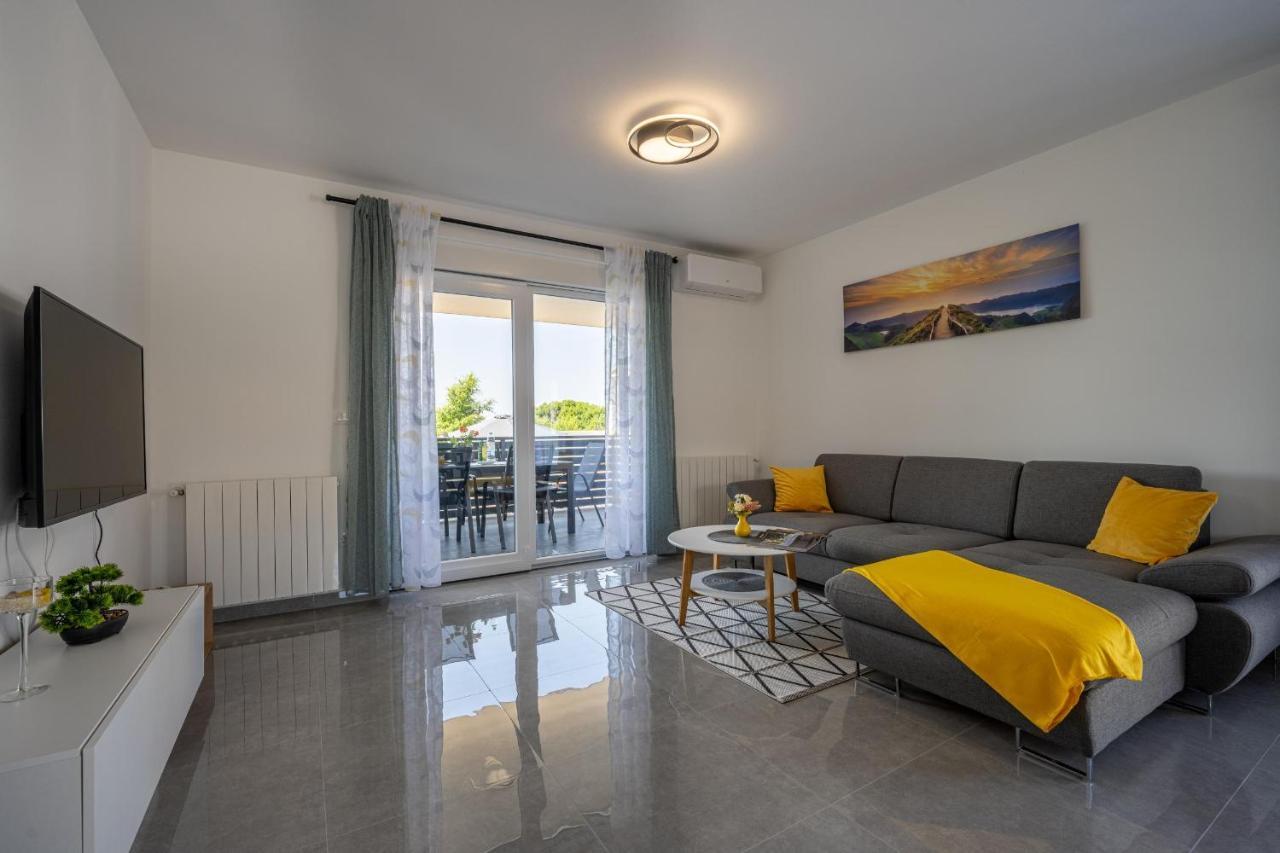 Domus Alba Apartments Pula Extérieur photo