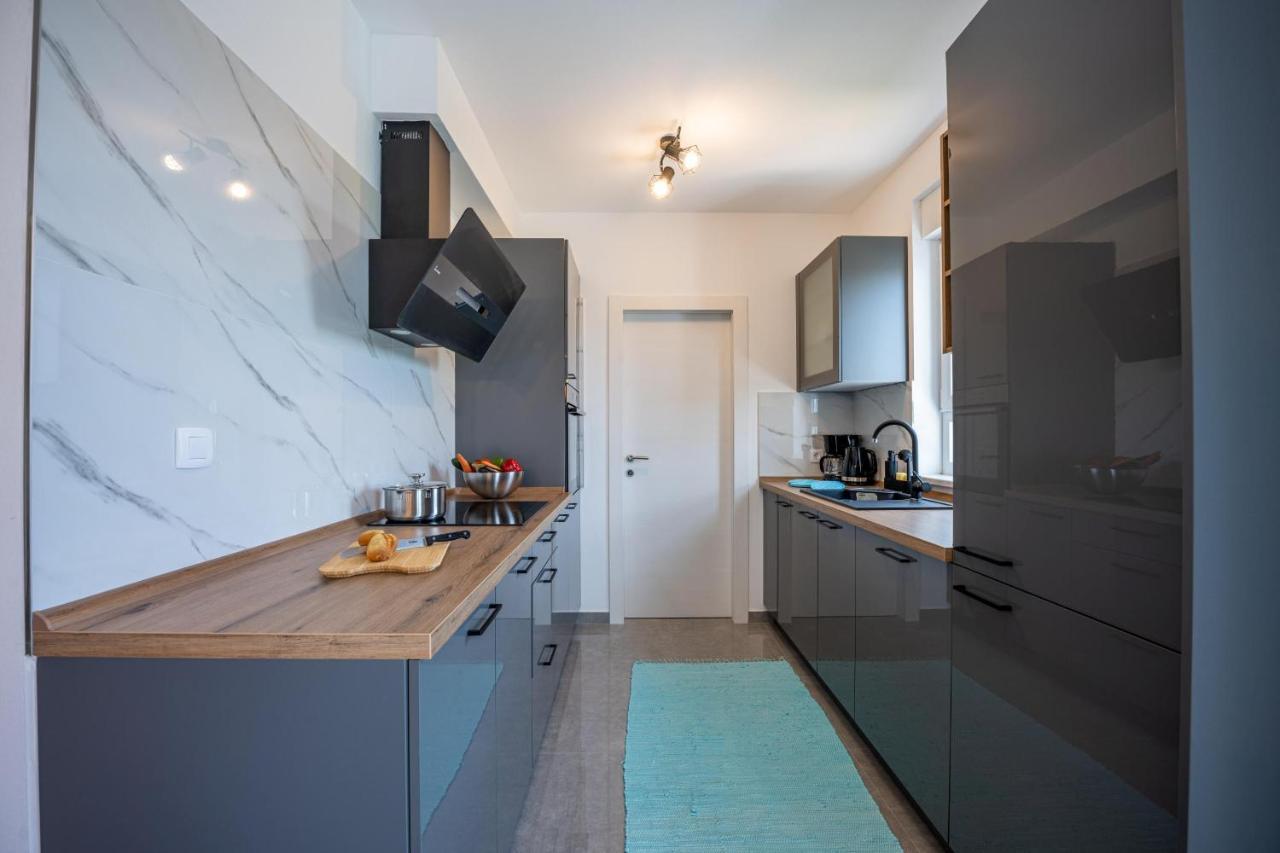 Domus Alba Apartments Pula Extérieur photo