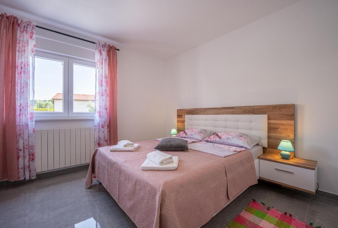 Domus Alba Apartments Pula Extérieur photo