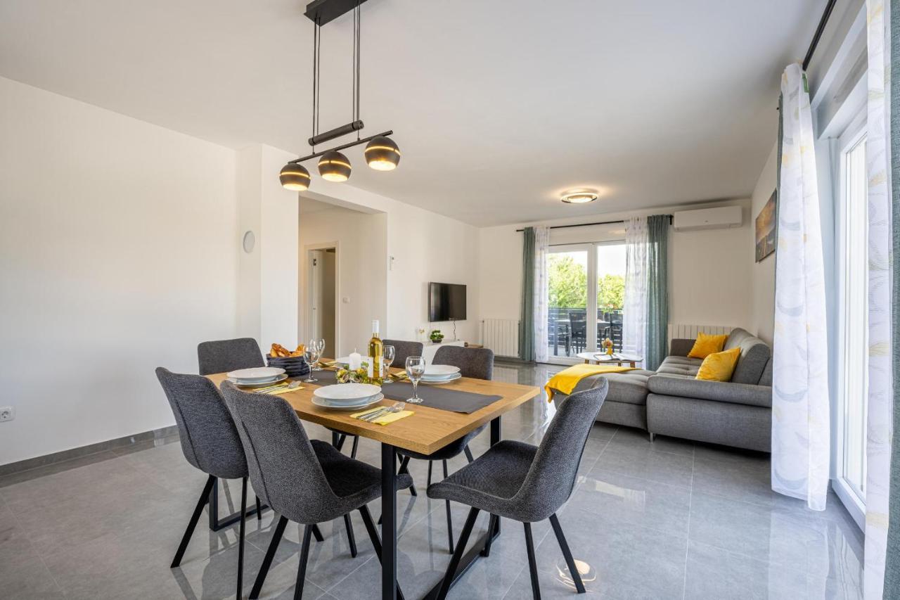 Domus Alba Apartments Pula Extérieur photo