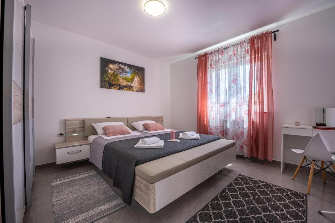 Domus Alba Apartments Pula Extérieur photo